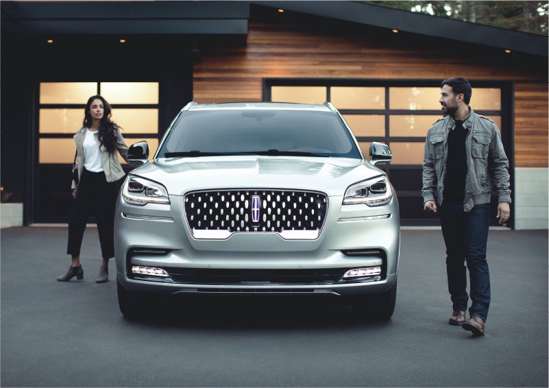 The sparkling grille of the 2023 Lincoln Aviator® Grand Touring model | Zeigler Lincoln of Kalamazoo in Kalamazoo MI