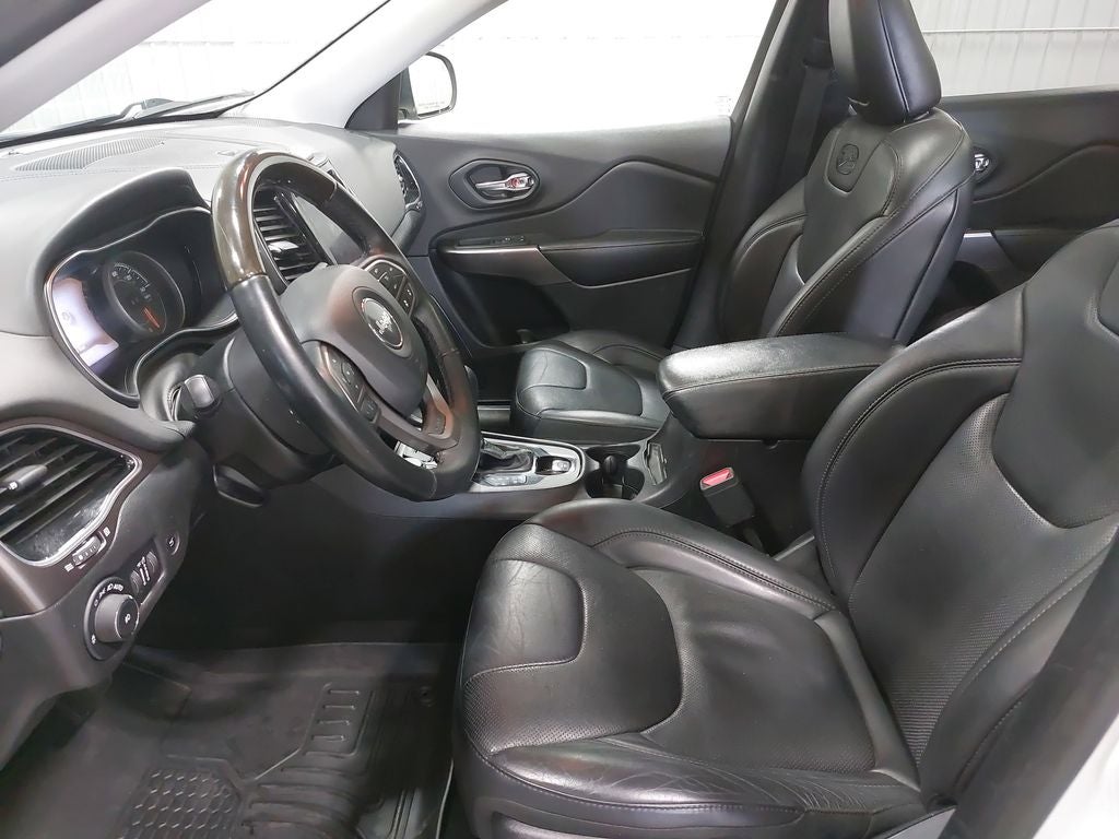 2019 Jeep Cherokee Overland