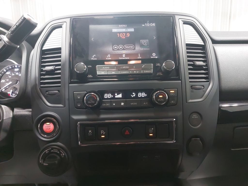 2024 Nissan Titan SV