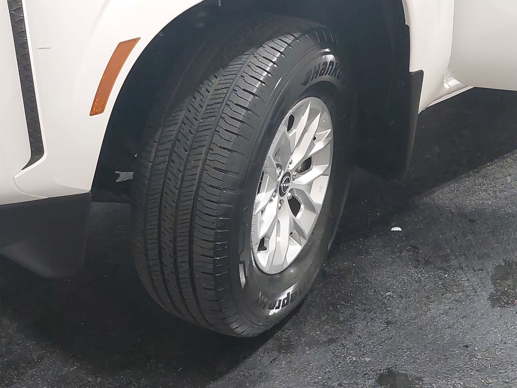 2024 Nissan Frontier SV