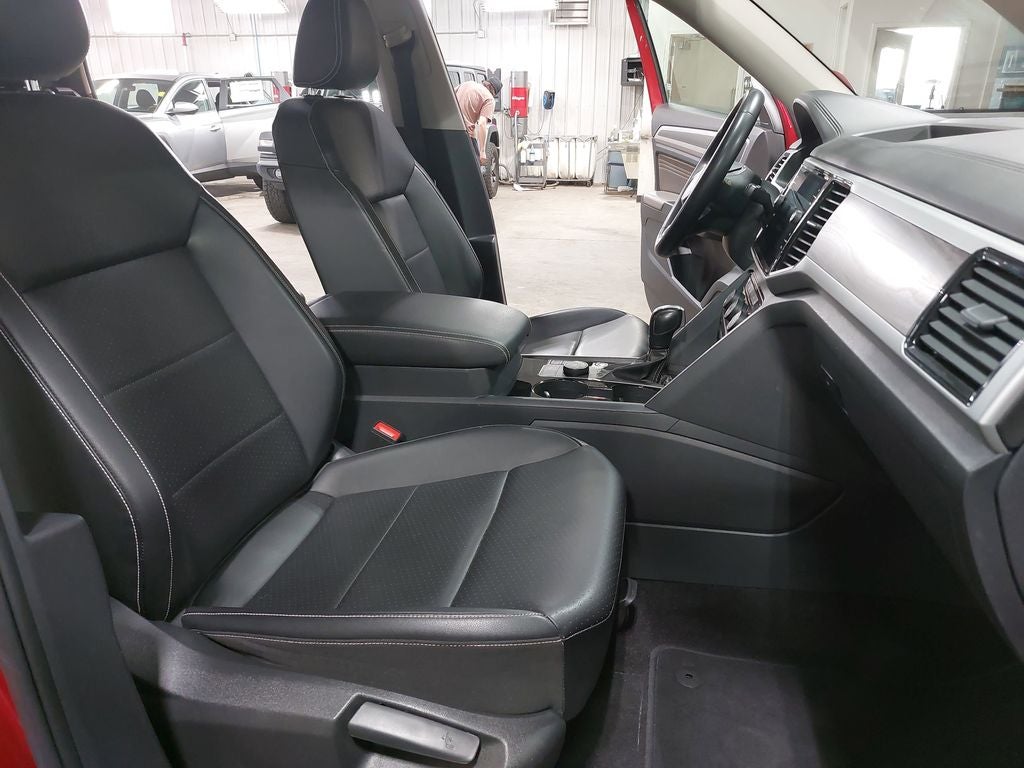 2022 Volkswagen Atlas 3.6L V6 SE w/Technology