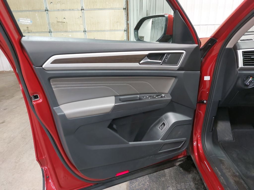 2022 Volkswagen Atlas 3.6L V6 SE w/Technology