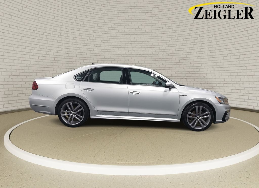 2019 Volkswagen Passat 2.0T SE R-Line