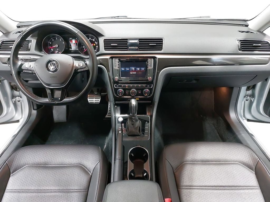 2019 Volkswagen Passat 2.0T SE R-Line