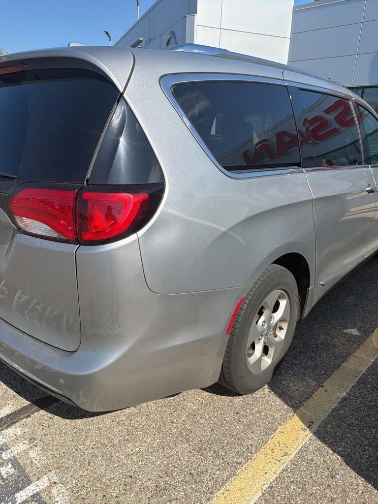 2017 Chrysler Pacifica Touring L Plus