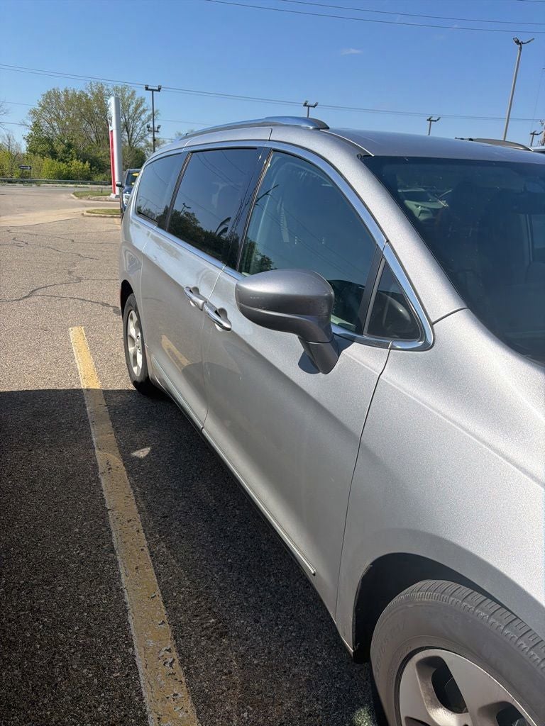 2017 Chrysler Pacifica Touring L Plus