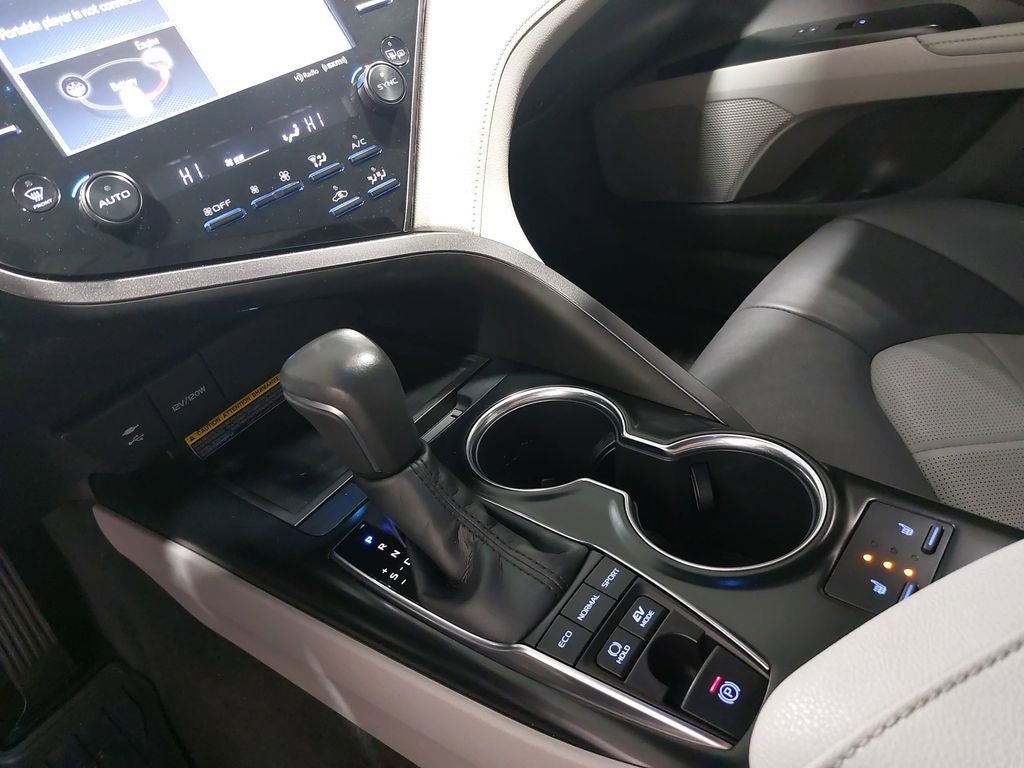 2019 Toyota Camry Hybrid XLE