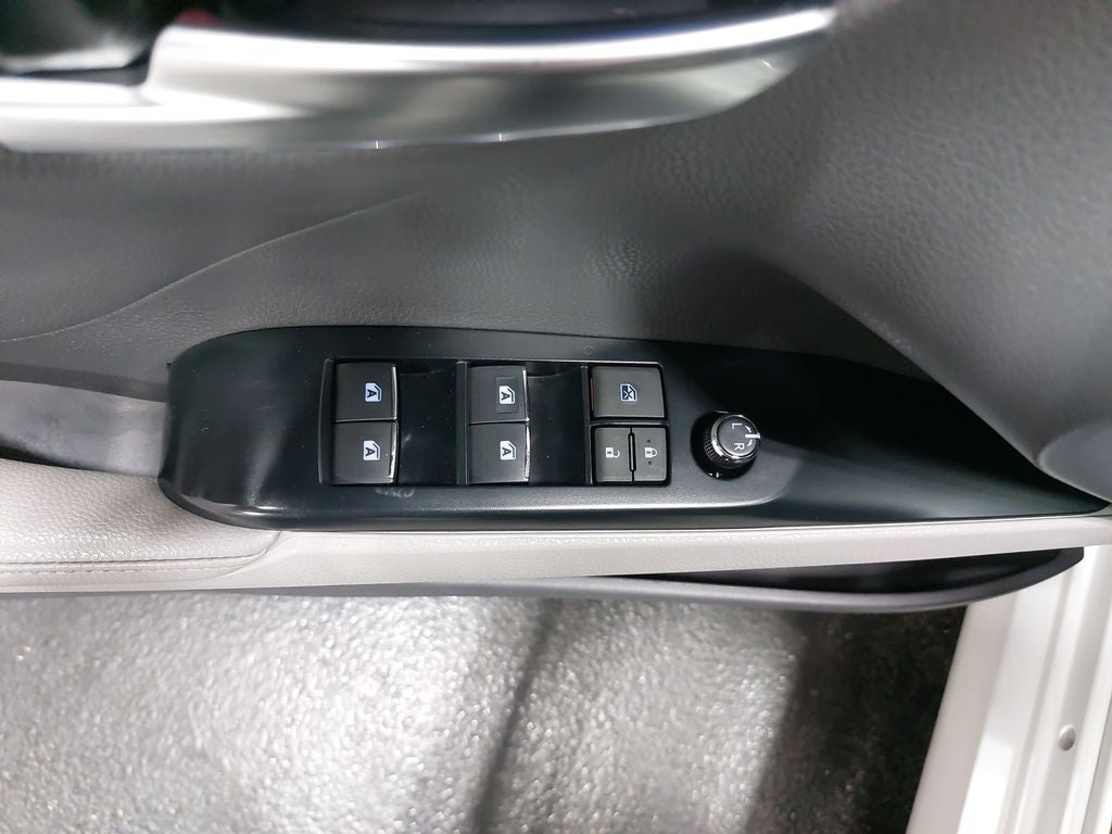 2019 Toyota Camry Hybrid XLE