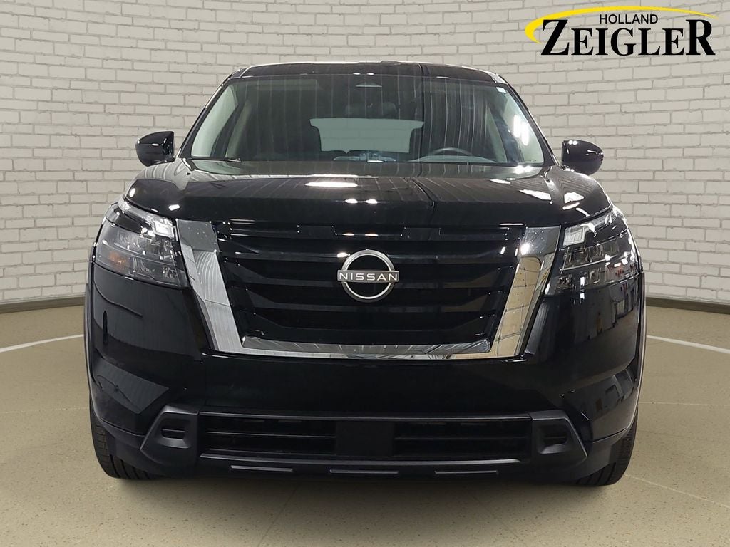 2025 Nissan Pathfinder S
