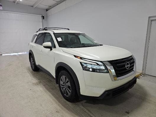 2023 Nissan Pathfinder SV