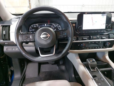 2023 Nissan Pathfinder SL