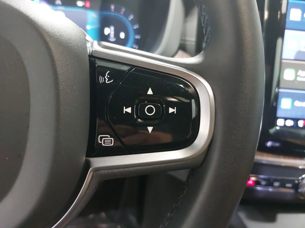 2023 Volvo XC60 B6 Ultimate Bright Theme