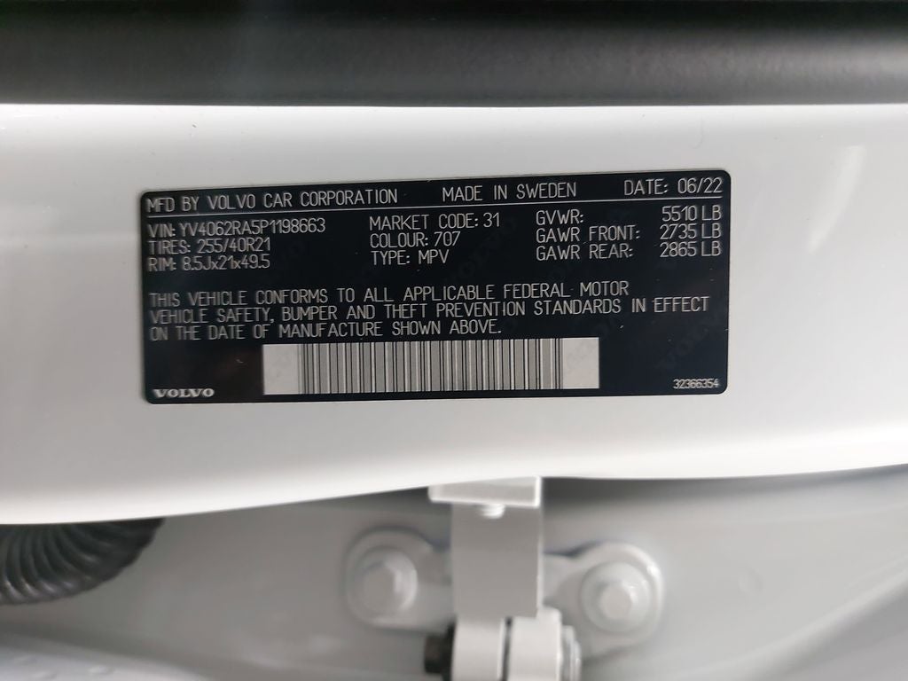 2023 Volvo XC60 B6 Ultimate Bright Theme