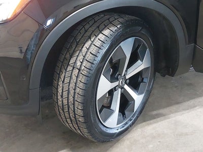 2024 Volvo XC40 B5 Plus Dark Theme