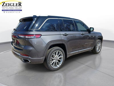 2022 Jeep Grand Cherokee Summit