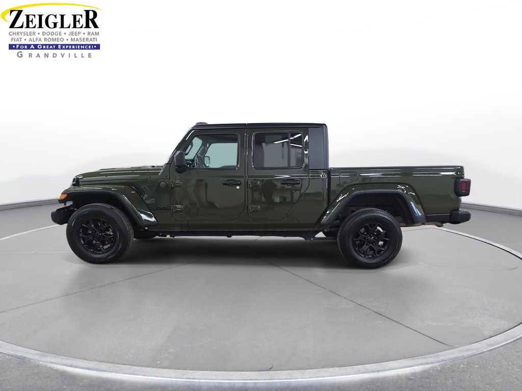 2022 Jeep Gladiator Sport