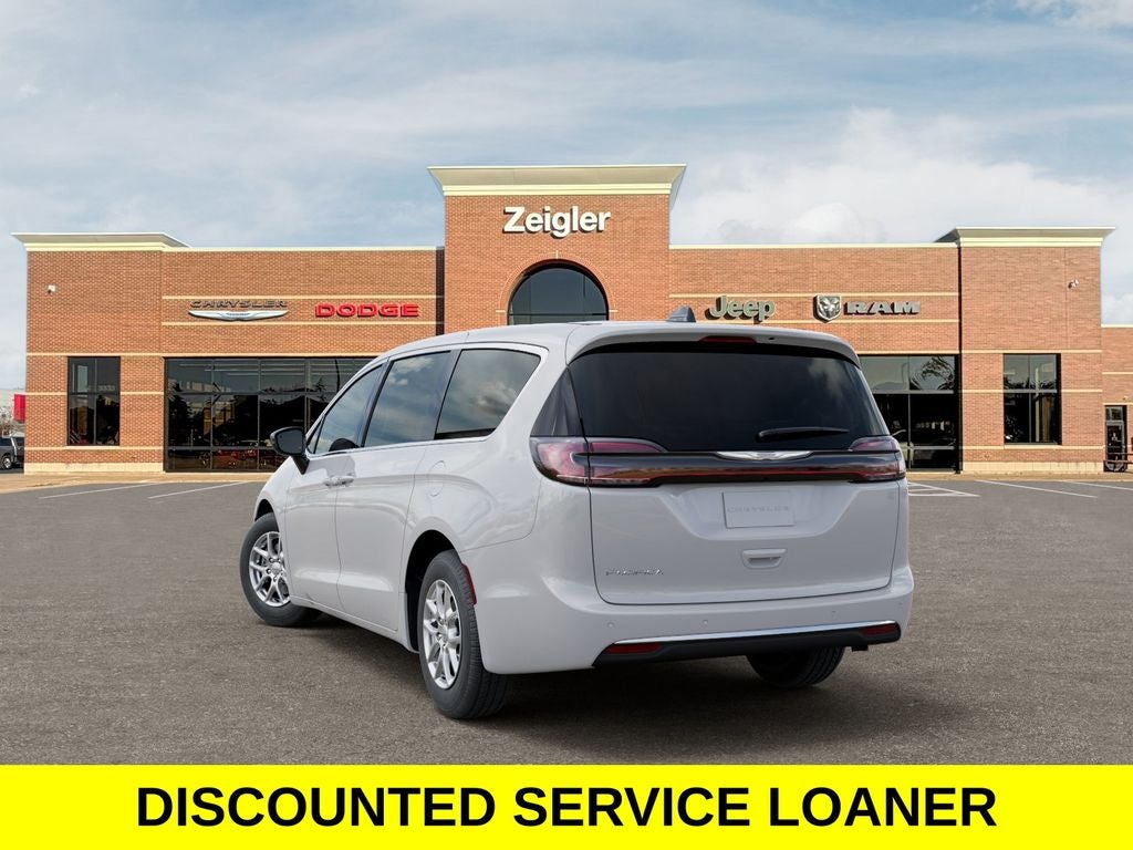 2026 Chrysler Pacifica Select
