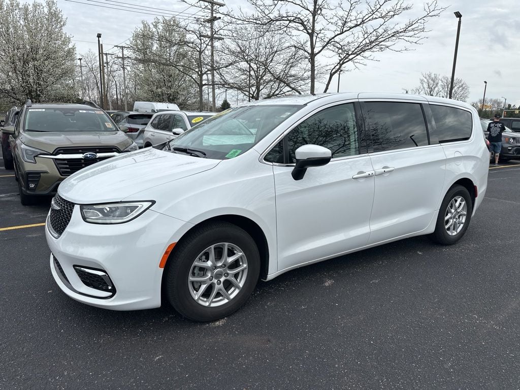 2023 Chrysler Pacifica Touring L