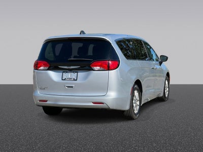 2024 Chrysler Voyager LX