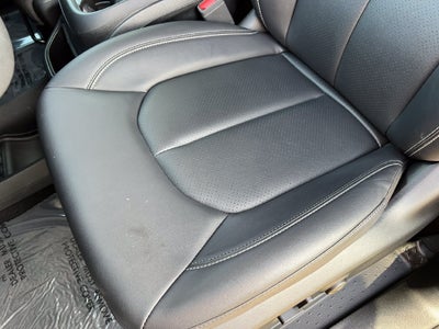 2025 Chrysler Pacifica Hybrid Select