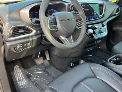 2025 Chrysler Pacifica Hybrid Select