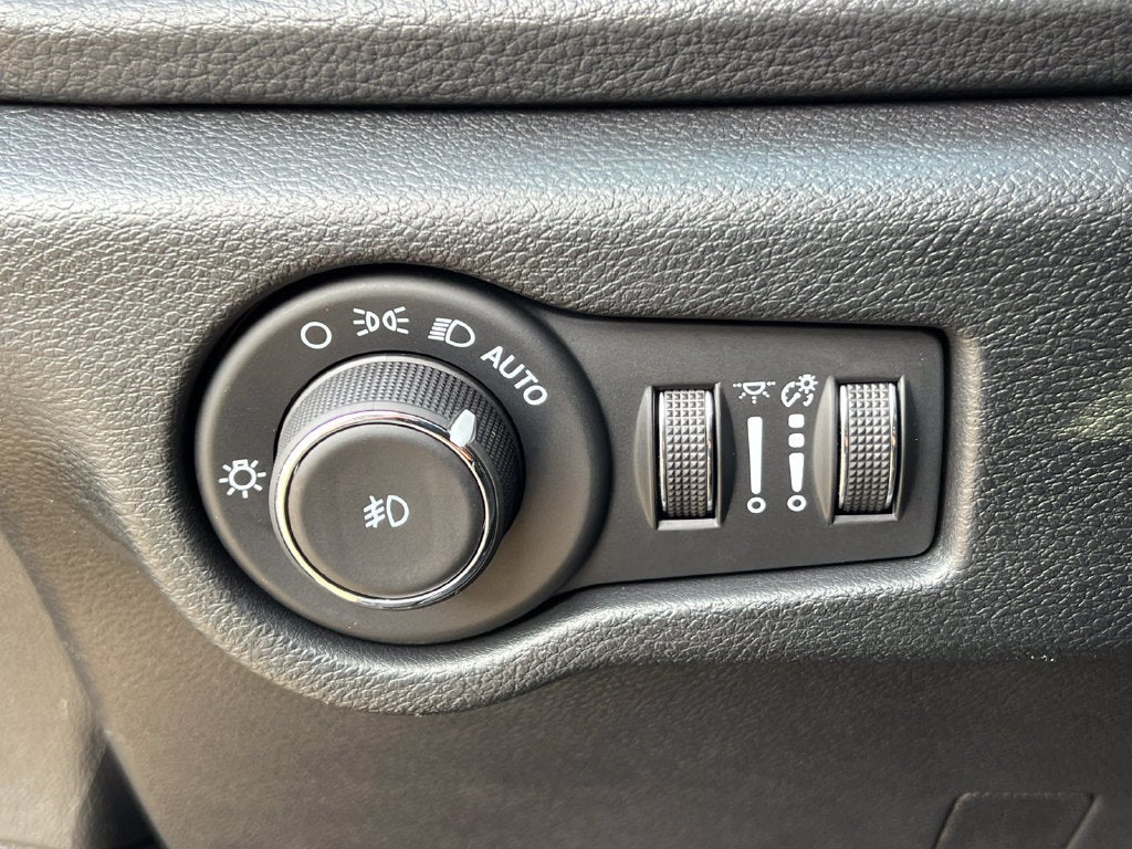 2025 Chrysler Pacifica Hybrid Select