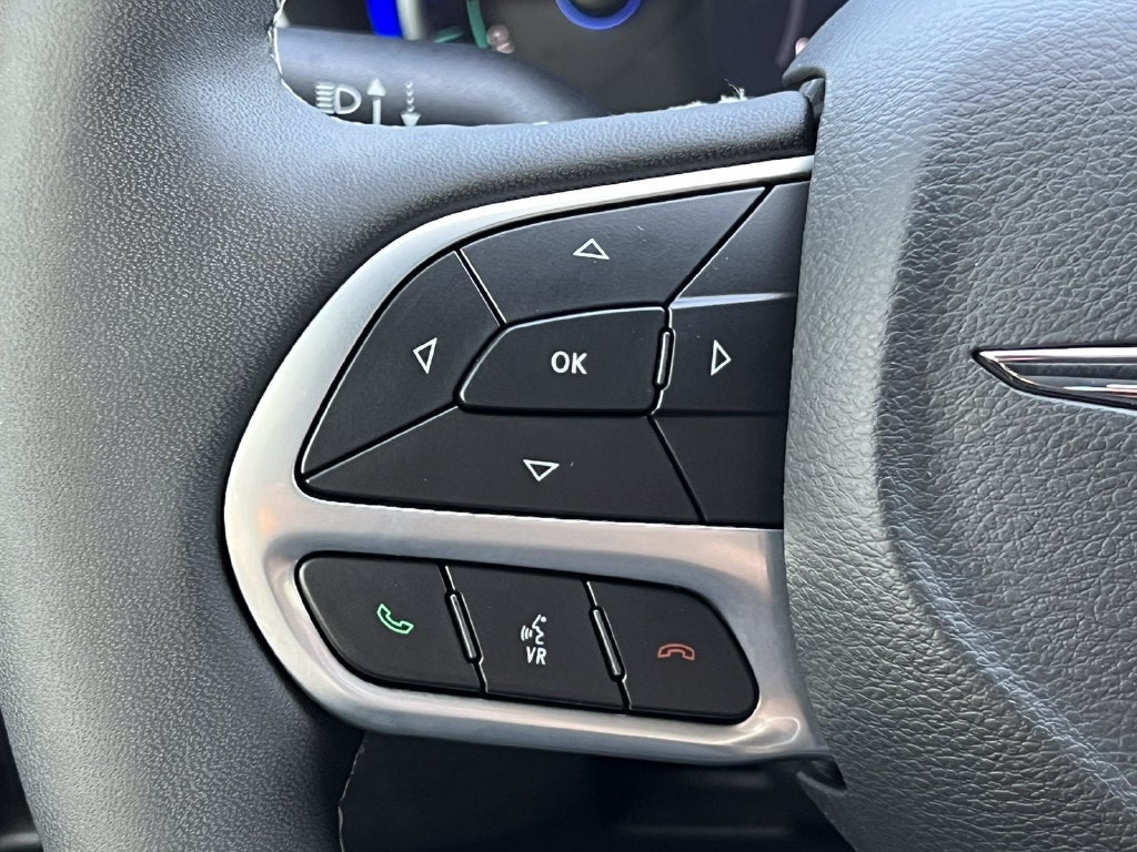 2025 Chrysler Pacifica Hybrid Select