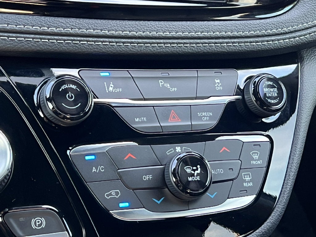 2025 Chrysler Pacifica Hybrid Select