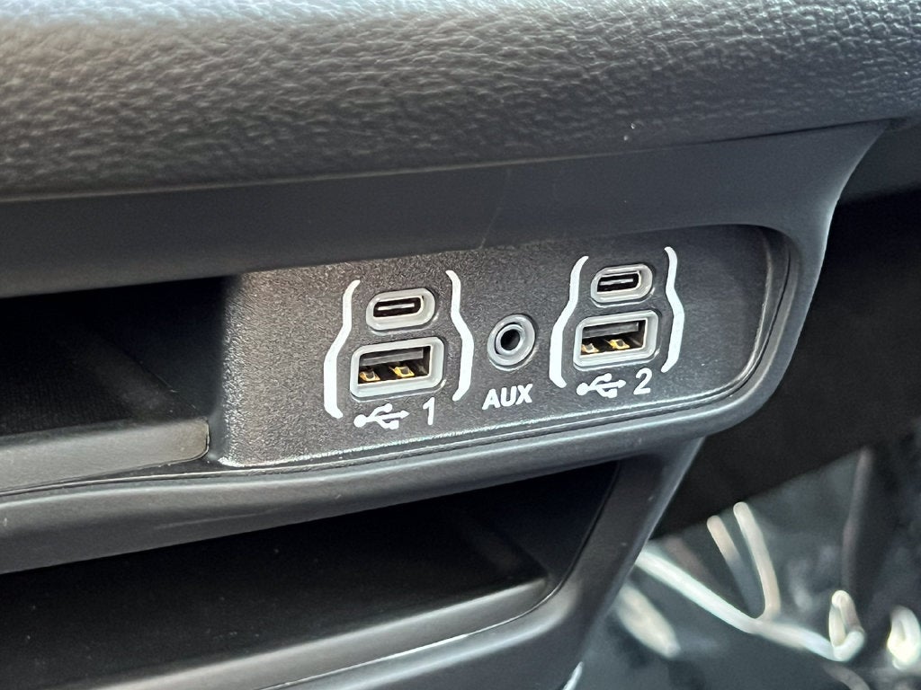 2025 Chrysler Pacifica Hybrid Select