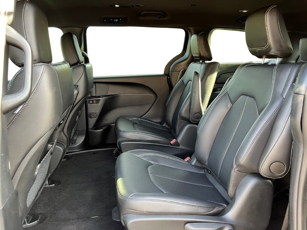 2025 Chrysler Pacifica Hybrid Select