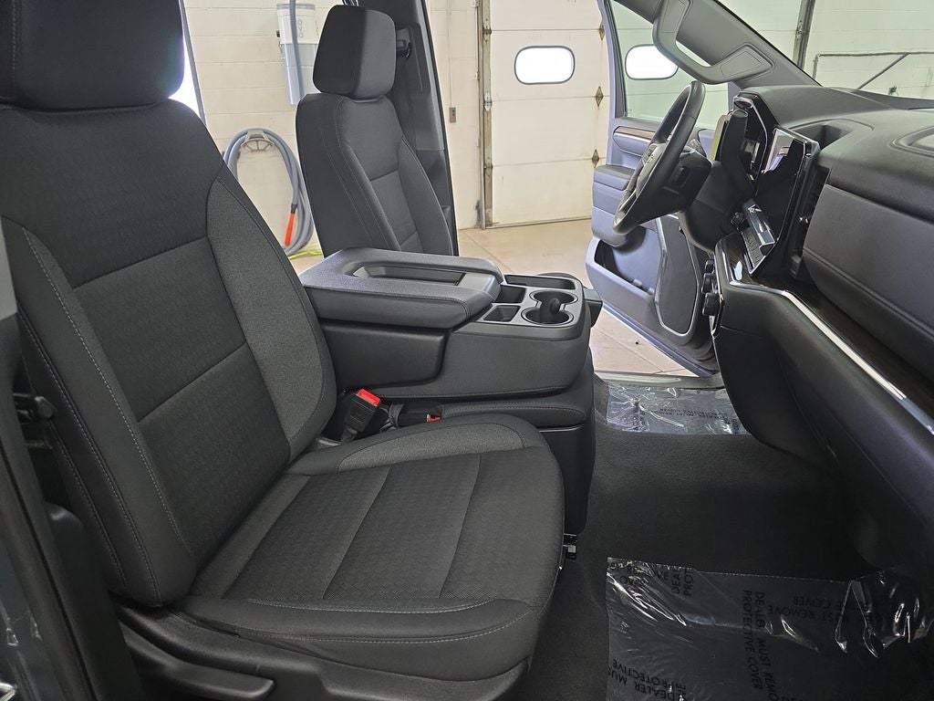 2025 Chevrolet Silverado 1500 LT LT1