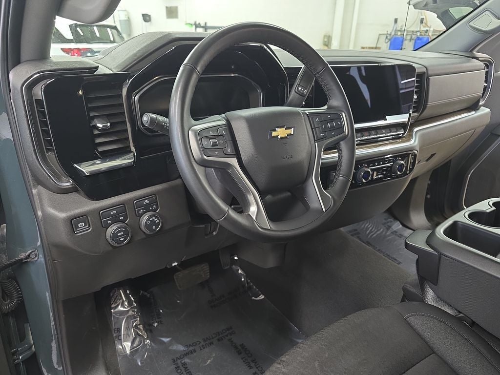 2025 Chevrolet Silverado 1500 LT LT1