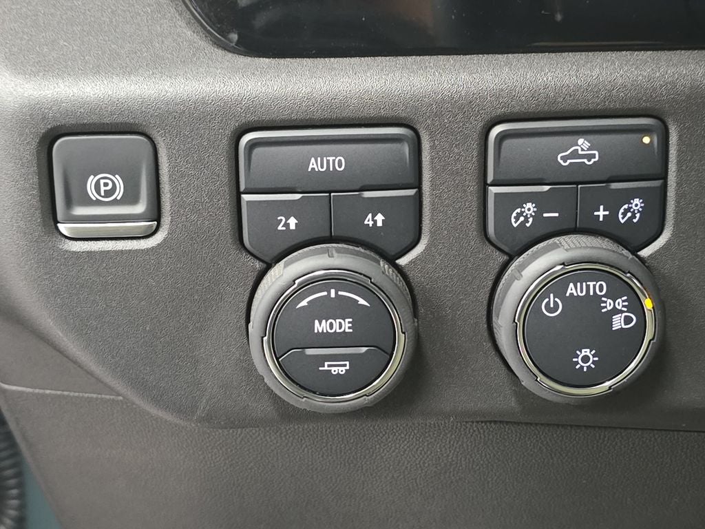 2025 Chevrolet Silverado 1500 LT LT1