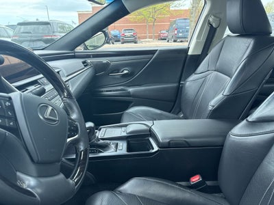 2021 Lexus ES 300h Luxury