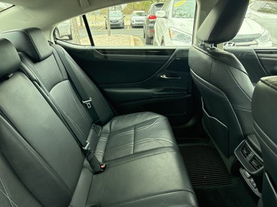 2021 Lexus ES 300h Luxury