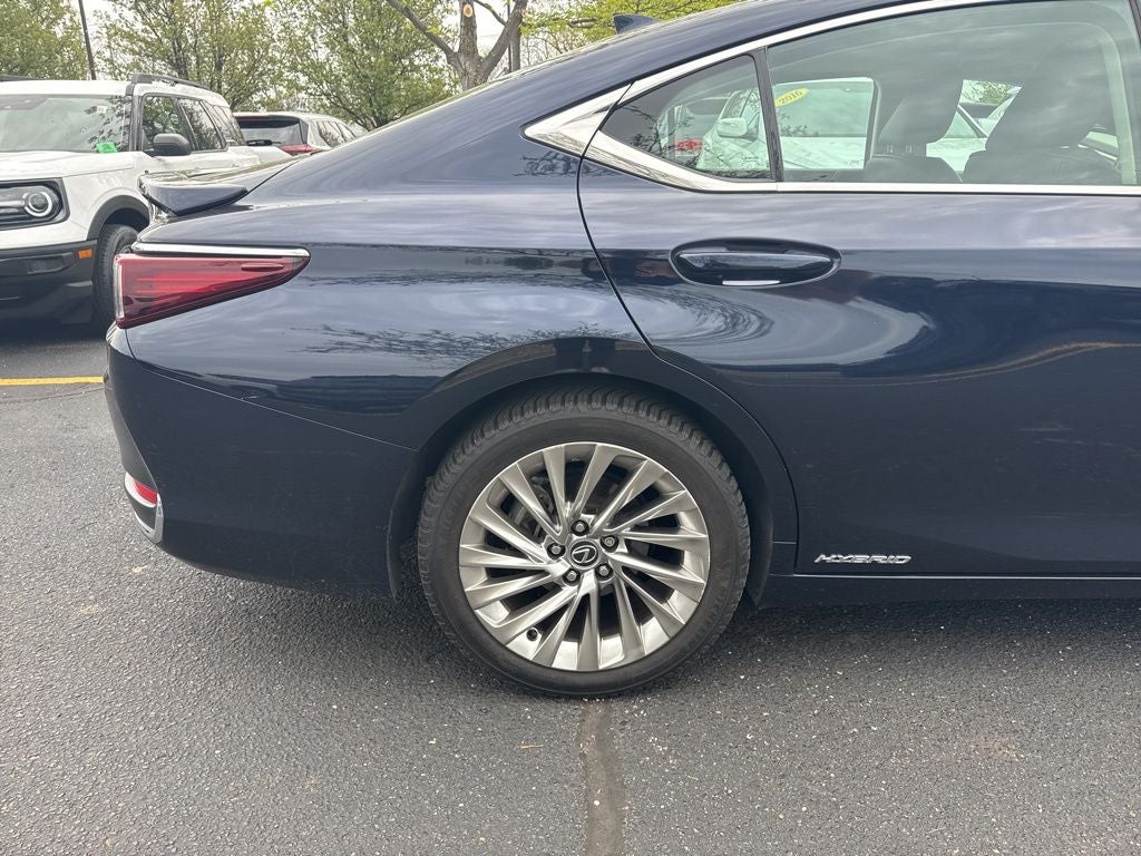 2021 Lexus ES 300h Luxury
