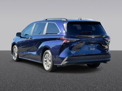 2026 Toyota Sienna XLE 8 Passenger
