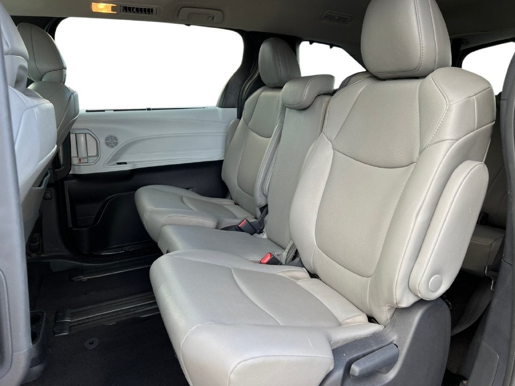 2026 Toyota Sienna XLE 8 Passenger