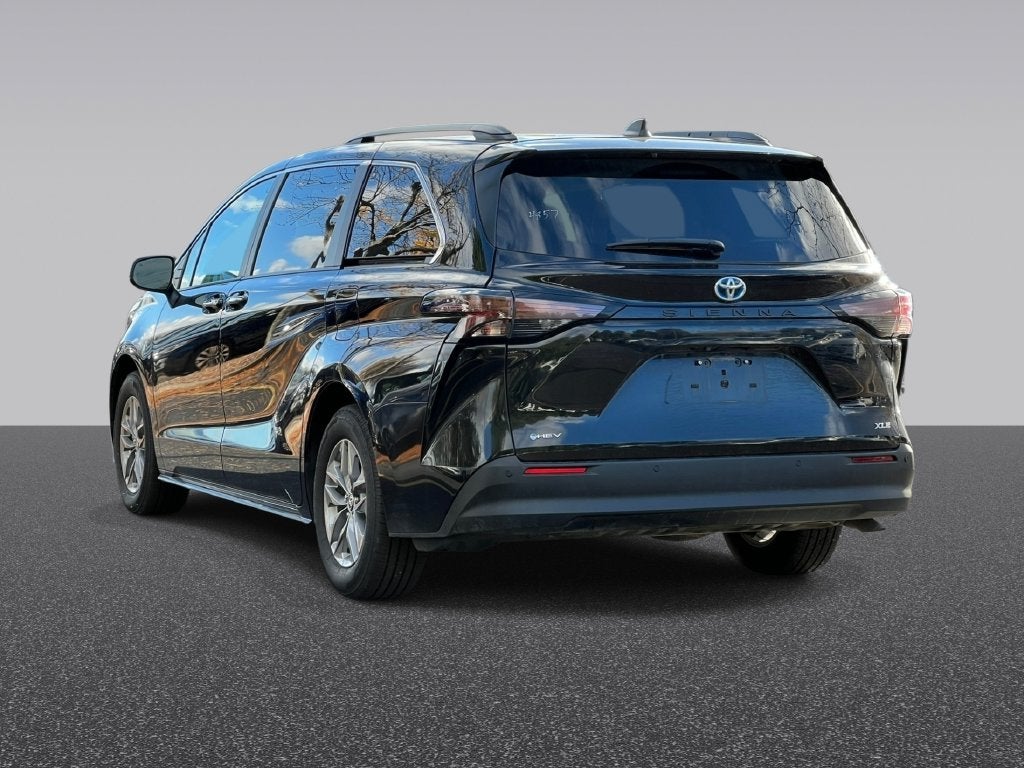 2025 Toyota Sienna XLE 8 Passenger