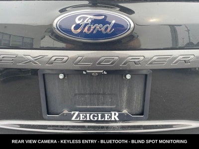 2015 Ford Explorer XLT SUPER CLEAN
