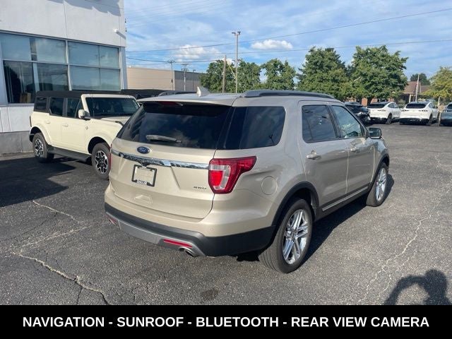 2017 Ford Explorer XLT SUPER CLEAN