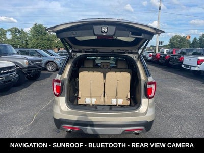 2017 Ford Explorer XLT SUPER CLEAN