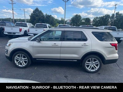 2017 Ford Explorer XLT SUPER CLEAN