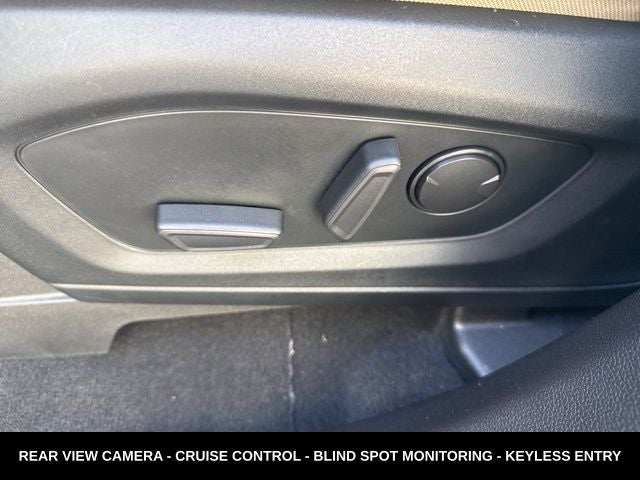 2020 Ford Explorer XLT LOW MILES