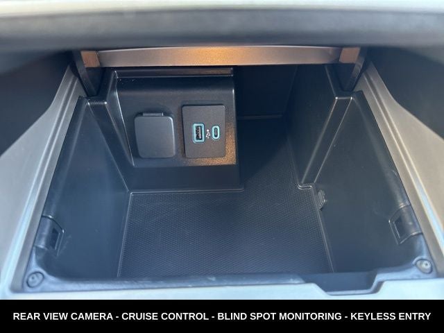 2020 Ford Explorer XLT LOW MILES