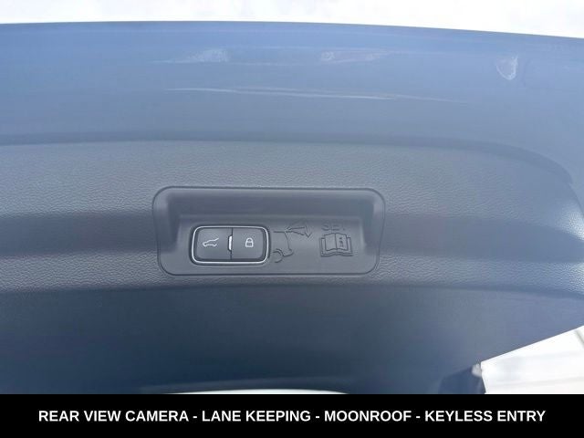 2023 Ford Explorer XLT TWIN PANEL MOONROOF