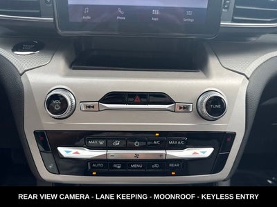 2023 Ford Explorer XLT TWIN PANEL MOONROOF