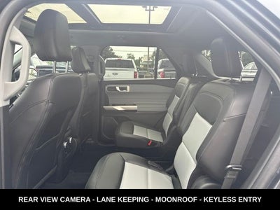 2023 Ford Explorer XLT TWIN PANEL MOONROOF