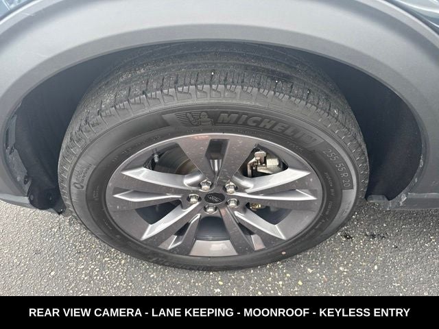 2023 Ford Explorer XLT TWIN PANEL MOONROOF