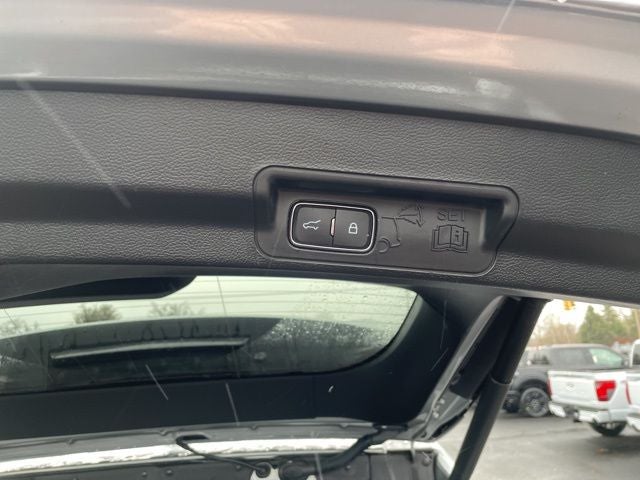 2023 Ford Explorer XLT TWIN PANEL MOONROOF